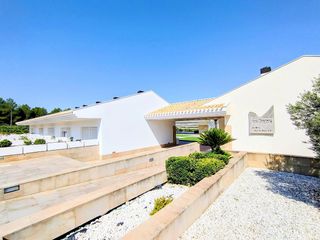 Casale in Yecla. Hermosa y espaciosa finca en yecla