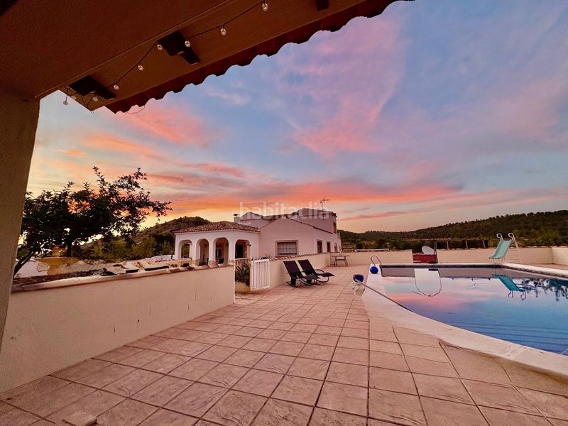Foto d9b8b949-6c6d-4d25-ad4c-e75629d85147. Chalet en Pinoso