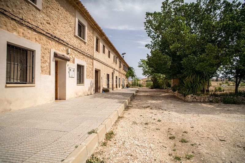 Foto e7aefd3c-9464-4e43-a11c-818a308837c2. Casale in Pinoso