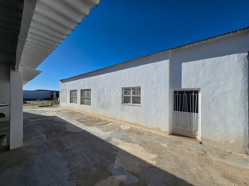 Foto b842cfd0-c26b-4c9f-9088-f10d2f39f11e. Geschäftsraum in Sax