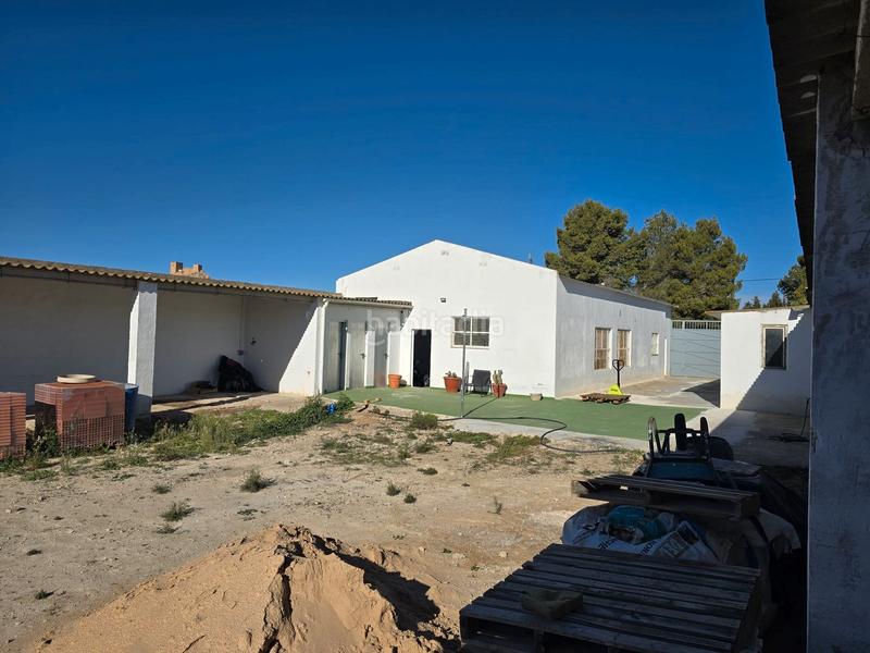 Foto effaa3b2-7a1b-43fb-8fe5-51d3ac7ab350. Geschäftsraum in Sax