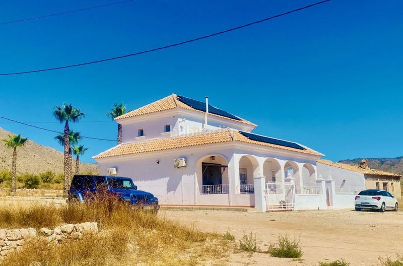 Foto bc38abd4-dbc3-41b8-bbd5-9c546abb8a35. Chalet dans Abanilla