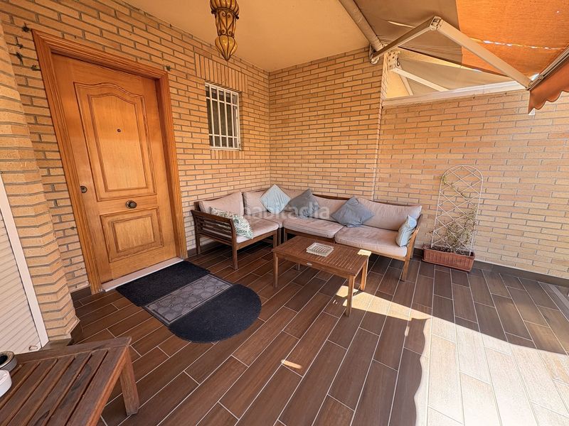 Foto 2d930c38-07f3-4895-b924-a8b4425e562d. Casa aparellada a Petrer