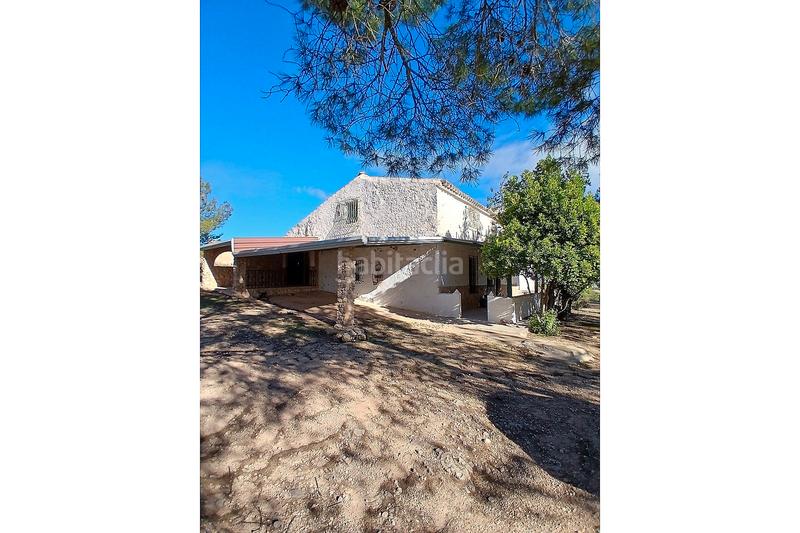 Foto e6fb91b6-bce4-487e-995a-5ea0d86c81db. Masía bonita casa de campo de 6 dormitorios y 1 baño fuera de la red con piscina y gran parcela en Caudete