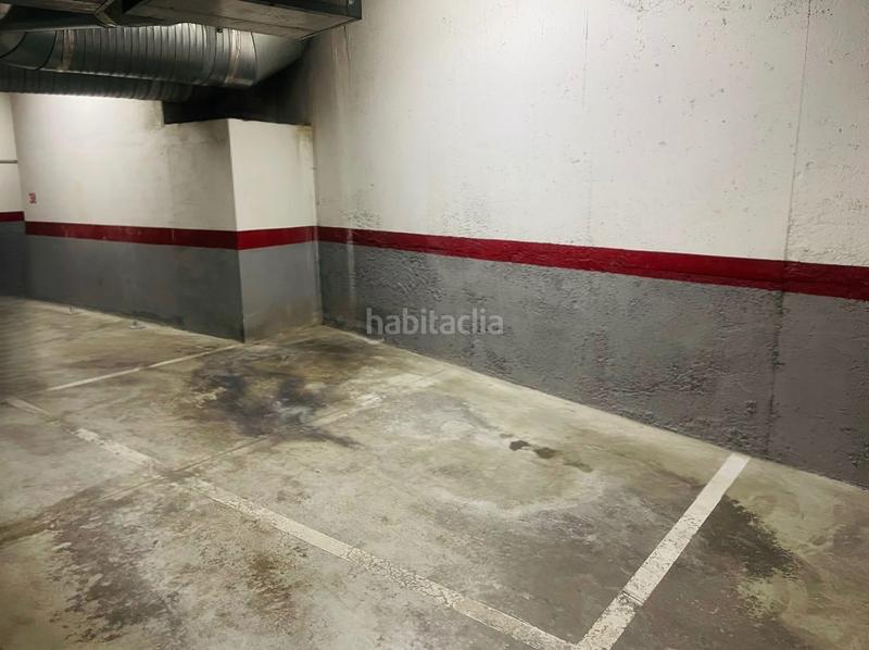 Foto 68a1fc1c-28b4-4c5b-b198-0f9c6d70752e. Parking coche se venden 2 plazas de cochera comunitaria en Antequera