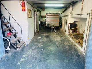 Local commercial à Calle campillo bajo 10. Local comercial o cochera a la venta en antequera (málaga)