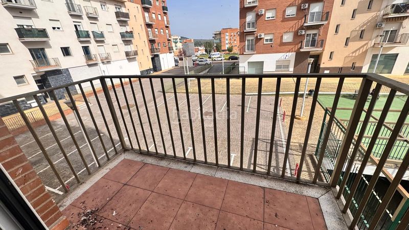 Foto c22929ce-51fb-4b0f-9a3d-7b023d1e4520. Rent flat with parking in Oeste Mérida