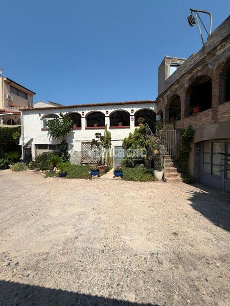 Foto a37fe294-bba4-4f9b-bbc0-326299c81132. Casa a Centre-Can Nadal Sant Feliu de Llobregat