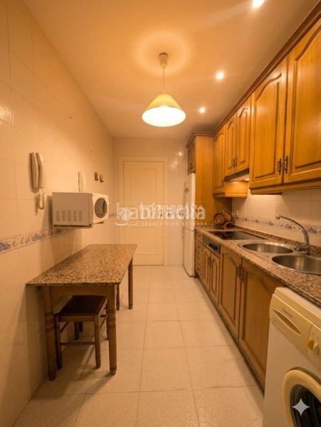 Foto 1a64d952-8338-484a-a3d5-6e23186a5c5a. Casa aparellada amb aparcament a Arcos de la Frontera