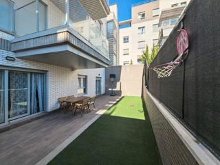 Piso  Avenida de la albufera. En venta  maravilloso piso de 215 m con dos plazas de garaje e