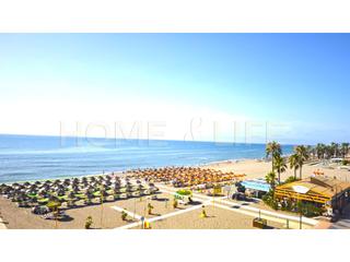 Appartement en La Carihuela - Los Nidos. Propiedad horizontal con local en primera linea de playa.