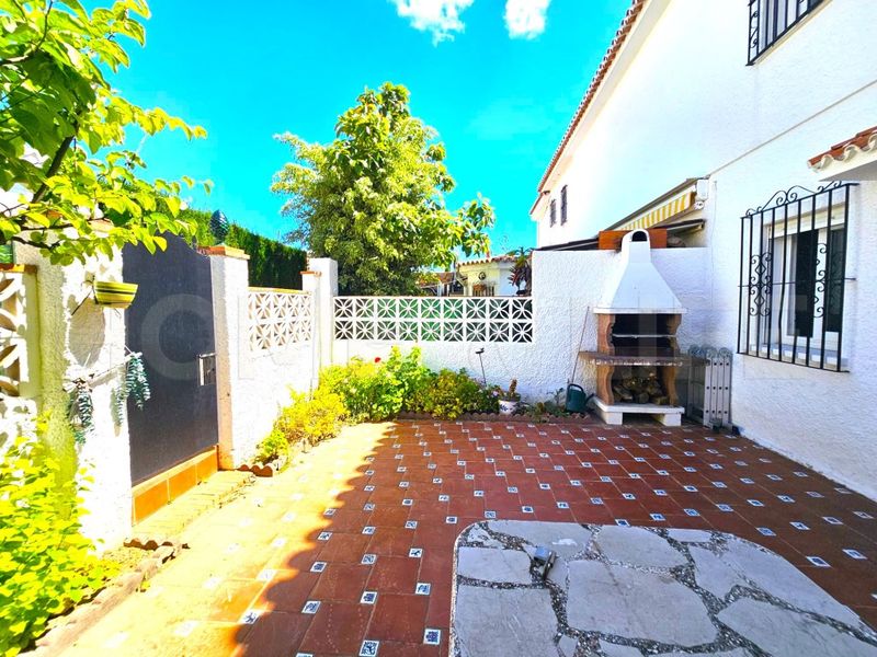 Foto 4ecf4bf8-4b61-4865-8386-b07a401e6899. Casa adossada a Solymar Benalmádena