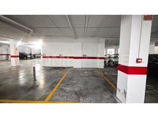 Parking voiture  N/a. Plaza de garaje en puerto marina.