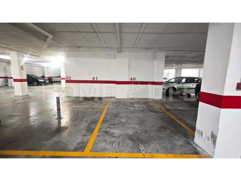 Foto 382347a9-243f-4539-a4a4-914672ec3697. Aparcament cotxe a Puerto Marina Benalmádena