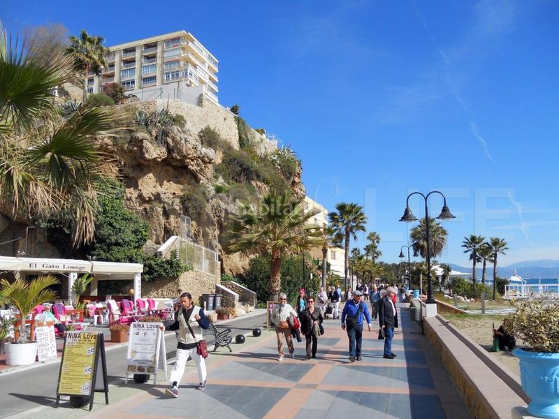 Foto 01da473b-ebea-458c-890e-280c53107106. Apartamento piso de 2 habitaciones en primera línea de playa. en Benalmádena