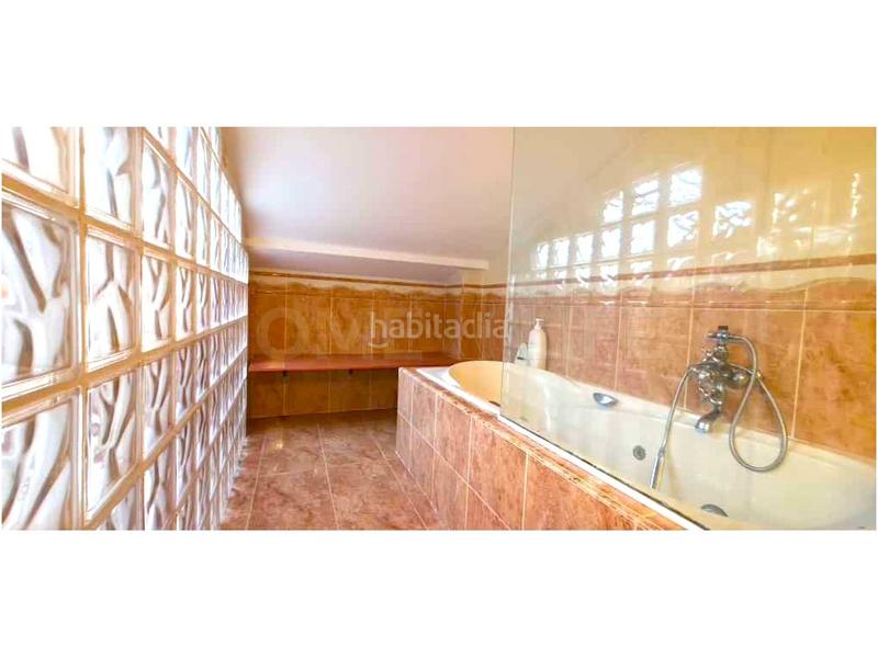 Foto 0b4343cf-dc56-4e90-b548-fdfe3b2f5a94. Dúplex a Puerto Marina Benalmádena