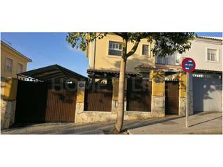 Chalet in Distrito Zeta - Recinto Ferial Cortijo de Torres