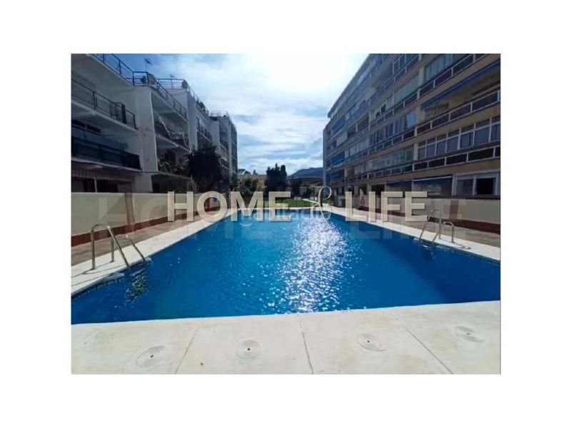 Foto f2a304a5-af03-4865-9b62-f7404b3c8efe. Apartament amb piscina a Ayuntamiento Torremolinos