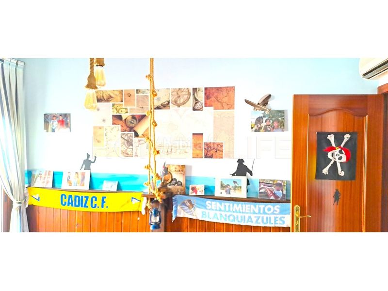 Foto 5edd4bad-f6d9-41b1-b701-749af0193a78. Casa adossada amb aparcament a Centro Benalmádena