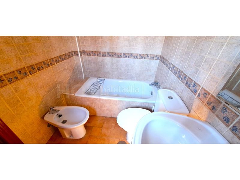 Foto bf02522d-13d5-4ccc-aa94-20a56617d143. Casa adossada amb aparcament a Centro Benalmádena