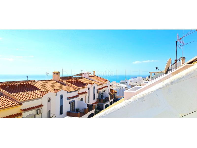 Foto d3bcafce-bb35-437b-8d6b-720dd8b3d72e. Casa adossada amb aparcament a Centro Benalmádena