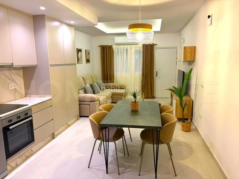 Foto 0db33786-62a7-49cd-8f3e-586d47c32a78. Estudi a Montemar Torremolinos