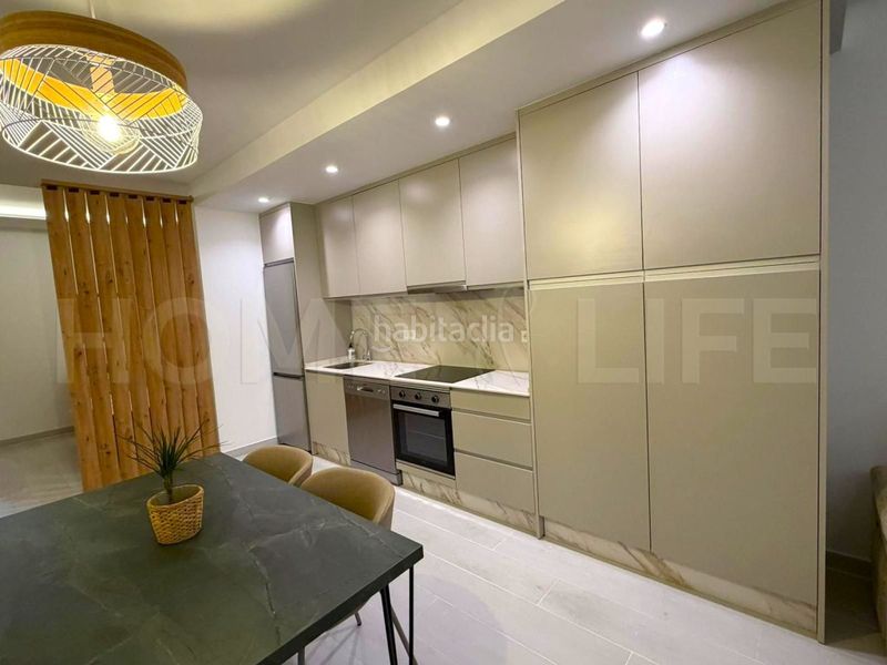 Foto 5637f825-f498-4b75-bbf8-009e54000eac. Estudi a Montemar Torremolinos