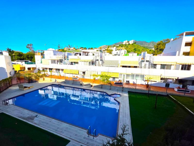 Foto 89e343fb-101e-4c5b-b321-28906f5d8150. Apartament amb aparcament piscina a Nueva Torrequebrada Benalmádena