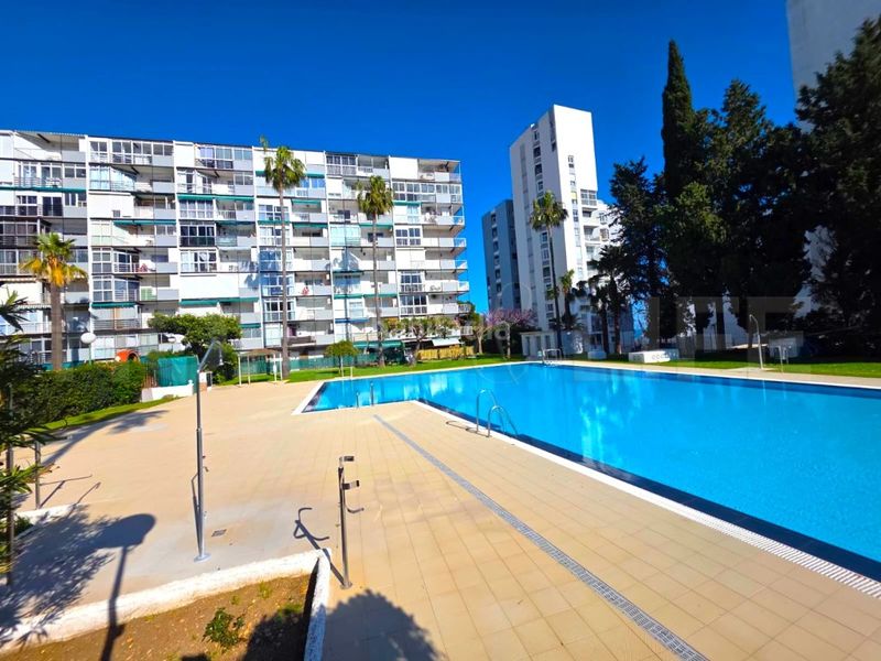 Foto ea9ca232-9e68-454e-a57b-5ee346bc7c1b. Apartament amb piscina a Solymar Benalmádena
