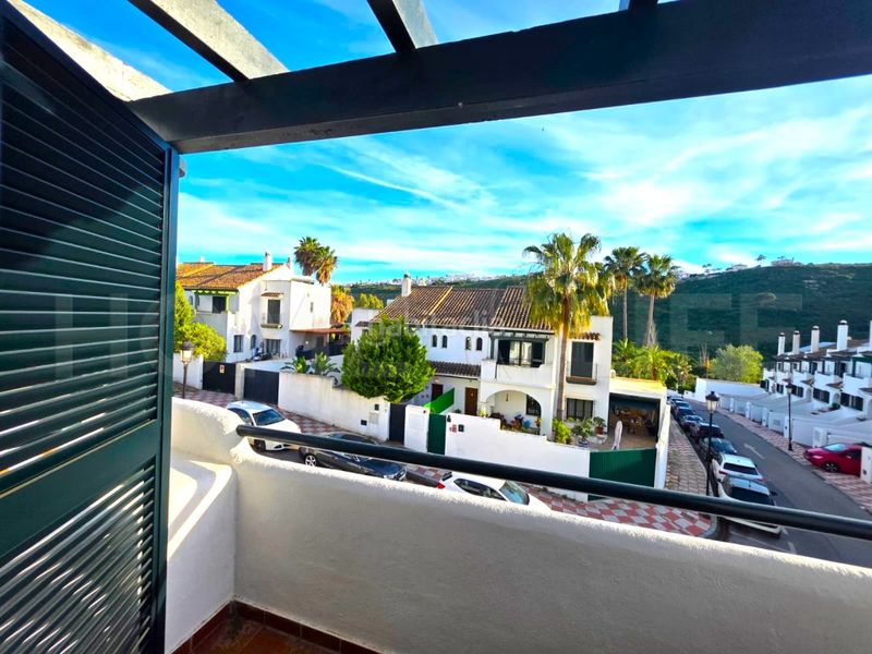 Foto 0de41ed9-b55a-445c-8ae3-220c5b855a08. Casa amb aparcament piscina a El Castillo Manilva