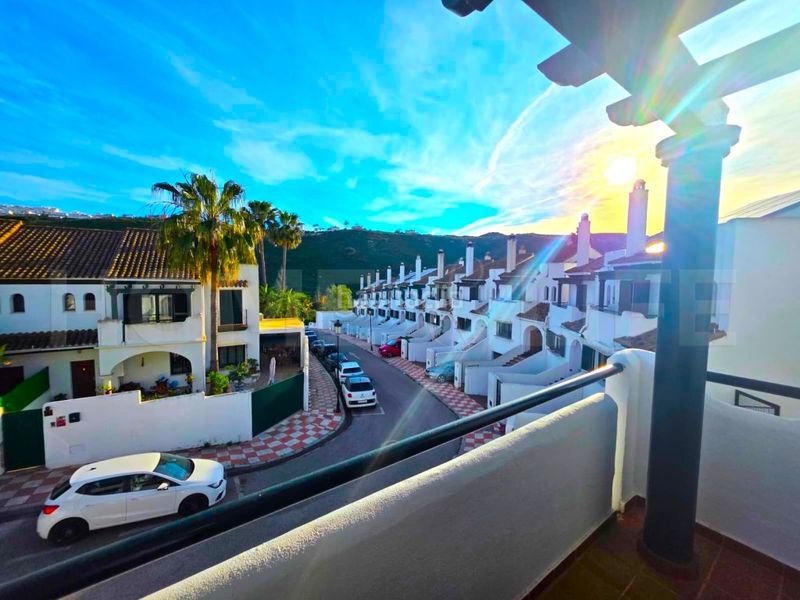 Foto 74c54f74-8a76-47d9-9a10-bc7a60c14695. Casa amb aparcament piscina a El Castillo Manilva