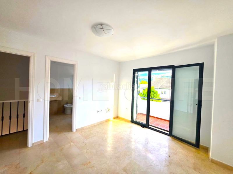 Foto a726e2ef-f778-42fe-9ee4-f7c692198438. Casa amb aparcament piscina a El Castillo Manilva