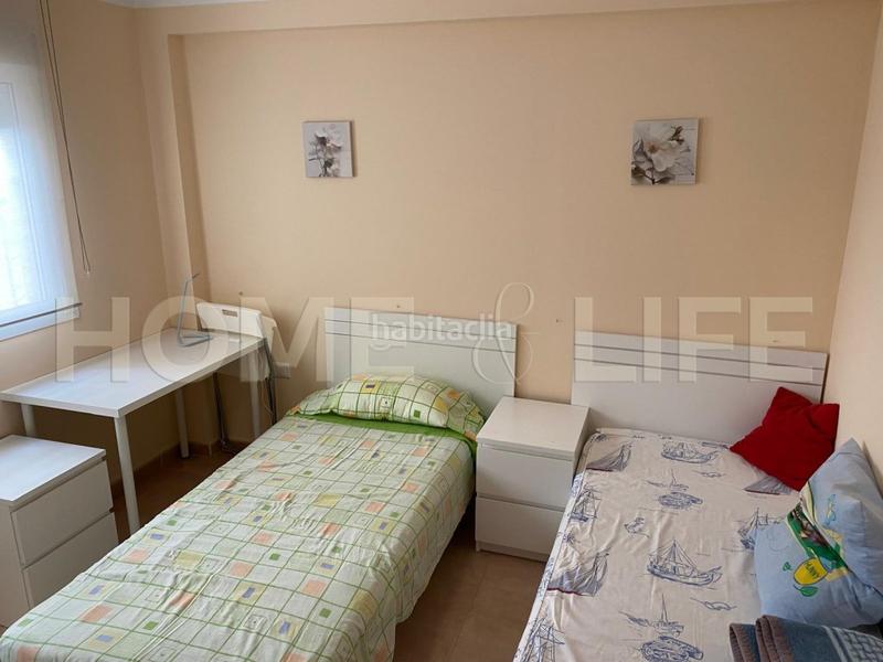 Foto 3687e33e-24f3-44f6-b315-3e0913a5a137. Piso dulpex de 4 habitaciones en benalmadena costa. en Benalmádena