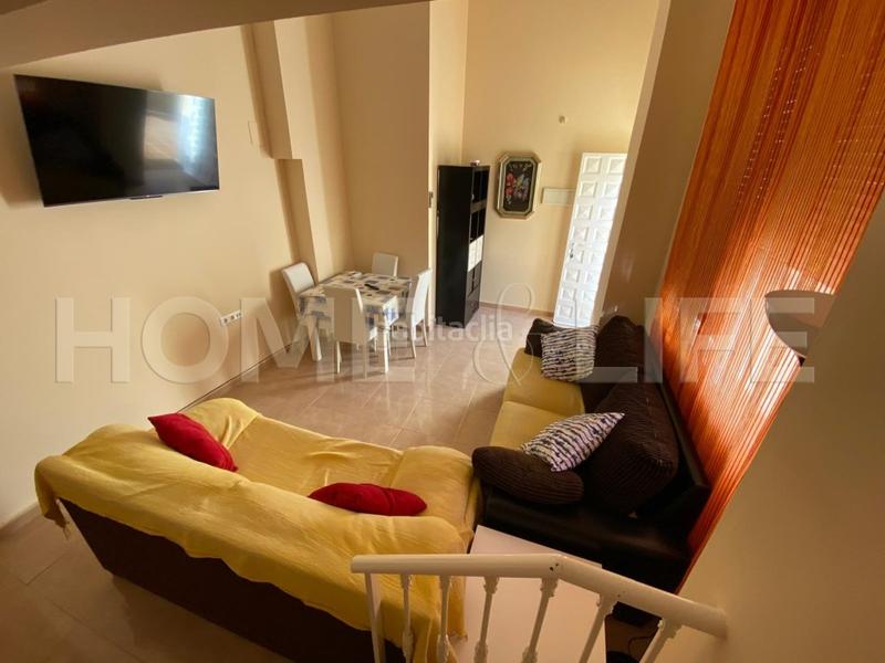 Foto 79befcdf-aa95-42a4-baa0-614512bb0a89. Piso dulpex de 4 habitaciones en benalmadena costa. en Benalmádena