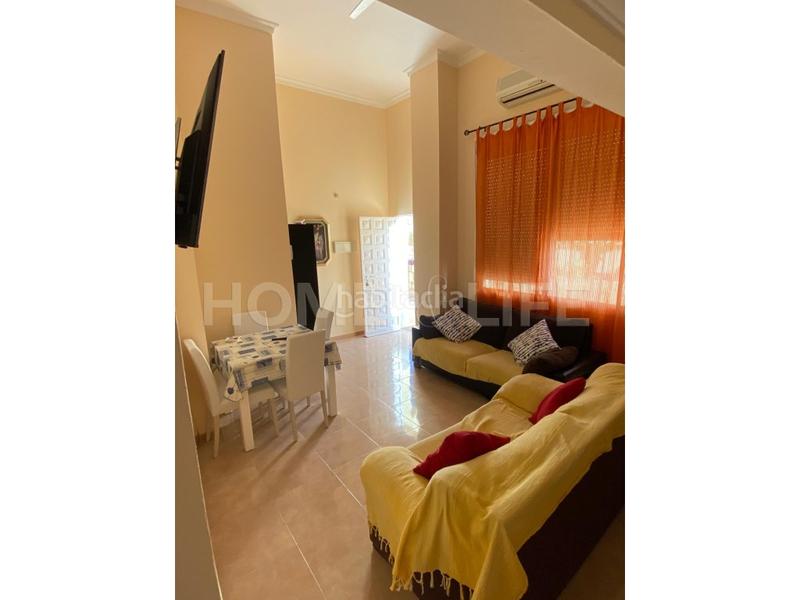 Foto b81e6f18-e368-40b4-8f41-7135bba54ff7. Piso dulpex de 4 habitaciones en benalmadena costa. en Benalmádena