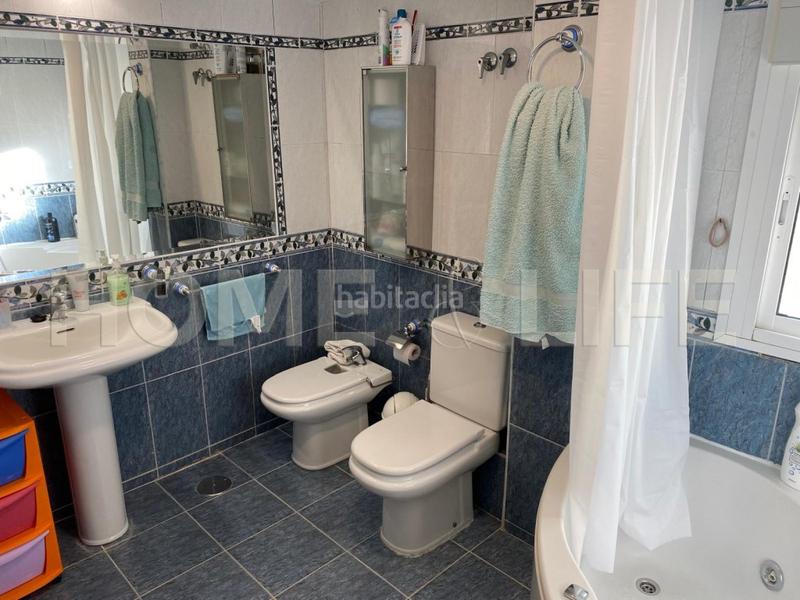 Foto fefdab03-ccf3-4d3f-a764-9fca4ff40cef. Piso dulpex de 4 habitaciones en benalmadena costa. en Benalmádena