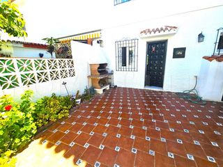 Casa adossada a Solymar. Espectacular chalet adosado a 300 metros de la playa y puerto ma