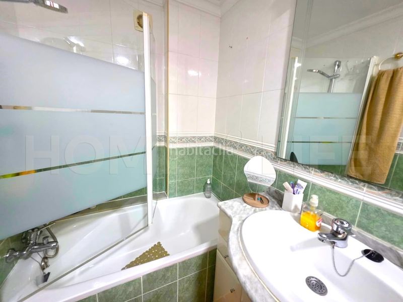 Foto dc60aeaf-de38-4245-a8b0-52afe3e5e199. Apartament amb aparcament piscina a El Pinillo Torremolinos
