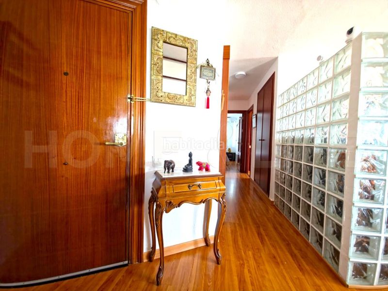 Foto 3b5616bf-2b2a-45fa-93eb-e2a2483f73d4. Apartament amb piscina a Puerto Marina Benalmádena