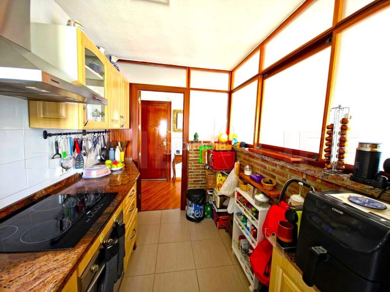 Foto aeeb7c94-044e-4ba8-978e-9653fed37a07. Apartament amb piscina a Puerto Marina Benalmádena