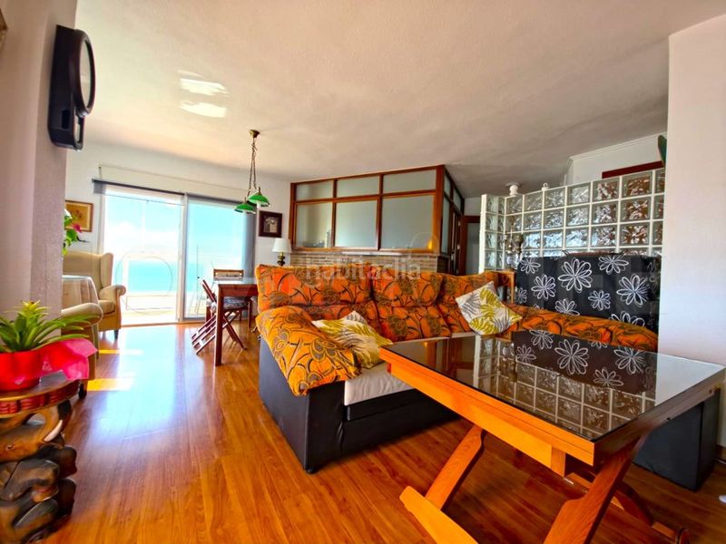 Foto dfa2387f-e2b8-45ad-ad0d-6f770effd610. Apartament amb piscina a Puerto Marina Benalmádena