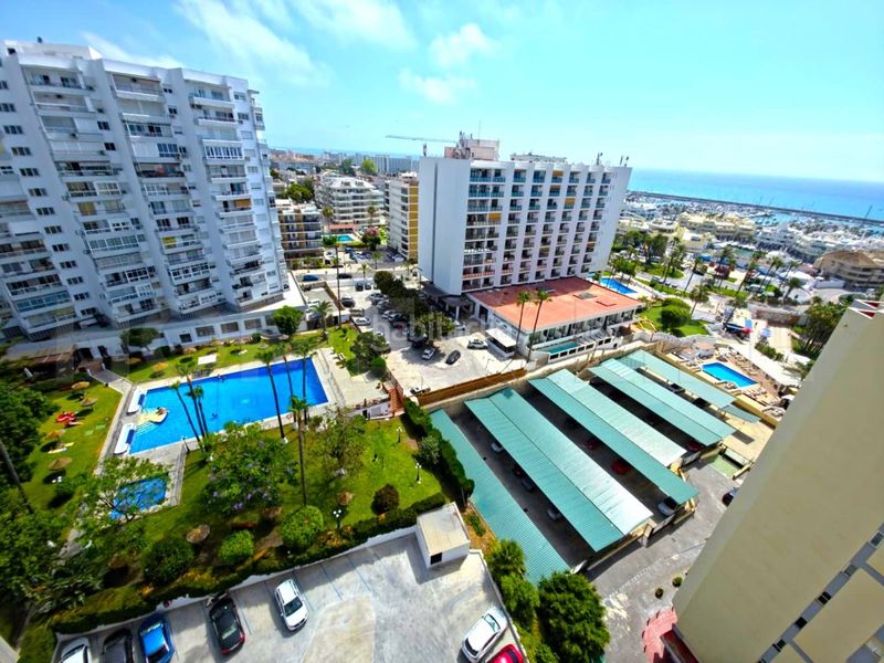 Foto fb89595a-1f3a-44df-8c24-c6a9bcb4ad08. Apartament amb piscina a Puerto Marina Benalmádena