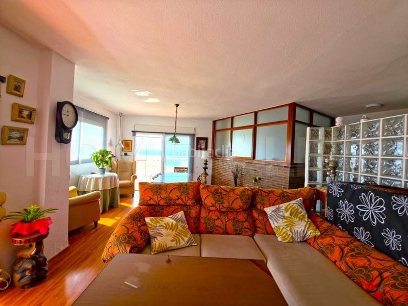 Foto ffd9d2d6-b3b6-4b46-a45e-a28914831abf. Apartament amb piscina a Puerto Marina Benalmádena