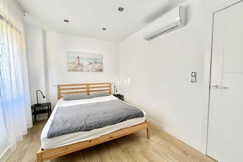 Foto 3b72f1bd-b681-49f4-a30f-7de6311d857a. Alquiler apartamento disponible yaeste precioso apartamento, completamente reformado, se encuentra a tan solo 200 metros de la encantadora playa de la en Torrevieja