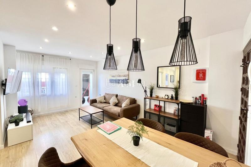 Foto 4ee51366-4b5c-4f71-bd7b-648b5b5de9b5. Alquiler apartamento disponible yaeste precioso apartamento, completamente reformado, se encuentra a tan solo 200 metros de la encantadora playa de la en Torrevieja