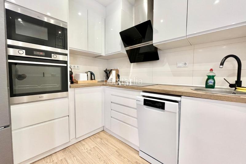 Foto 77e66692-3ab3-4cc9-9c21-3a242ec1fe23. Alquiler apartamento disponible yaeste precioso apartamento, completamente reformado, se encuentra a tan solo 200 metros de la encantadora playa de la en Torrevieja