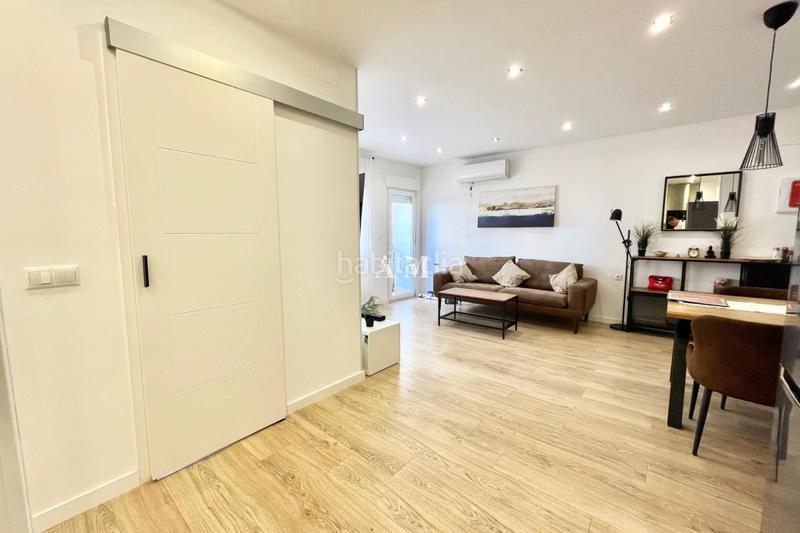 Foto af2f3ee4-2ed1-45f7-8815-857b48b64ea7. Alquiler apartamento disponible yaeste precioso apartamento, completamente reformado, se encuentra a tan solo 200 metros de la encantadora playa de la en Torrevieja