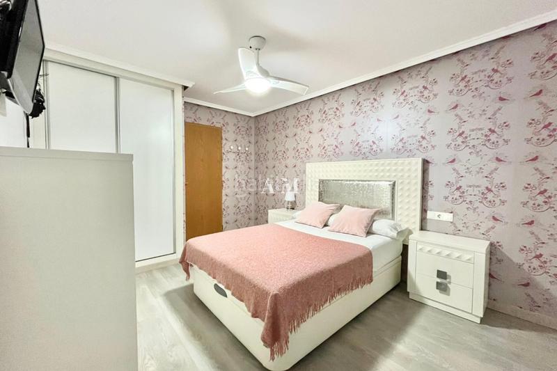 Foto a98ba525-449f-4ac2-a93f-772c6170bb62. Miete chalet mit parking pool in Monte y Mar Santa Pola