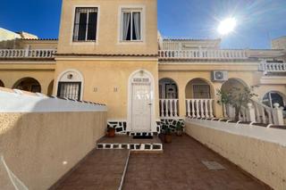 Lloguer Casa adossada a Monte y Mar. Disponible ahora...la casa se encuentra en la zona residencial d