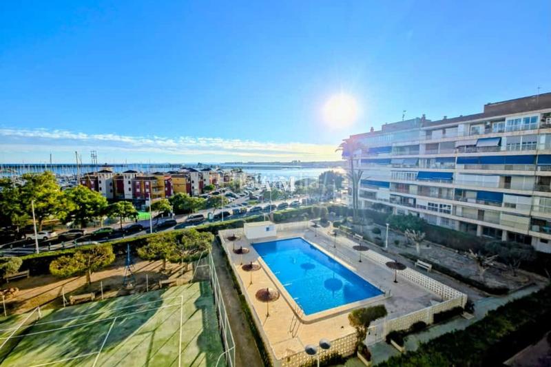 Foto bee817bd-0972-408b-bc3c-5658b3f2484f. Affitto appartamento con parcheggio piscina in Puerto Deportivo Torrevieja